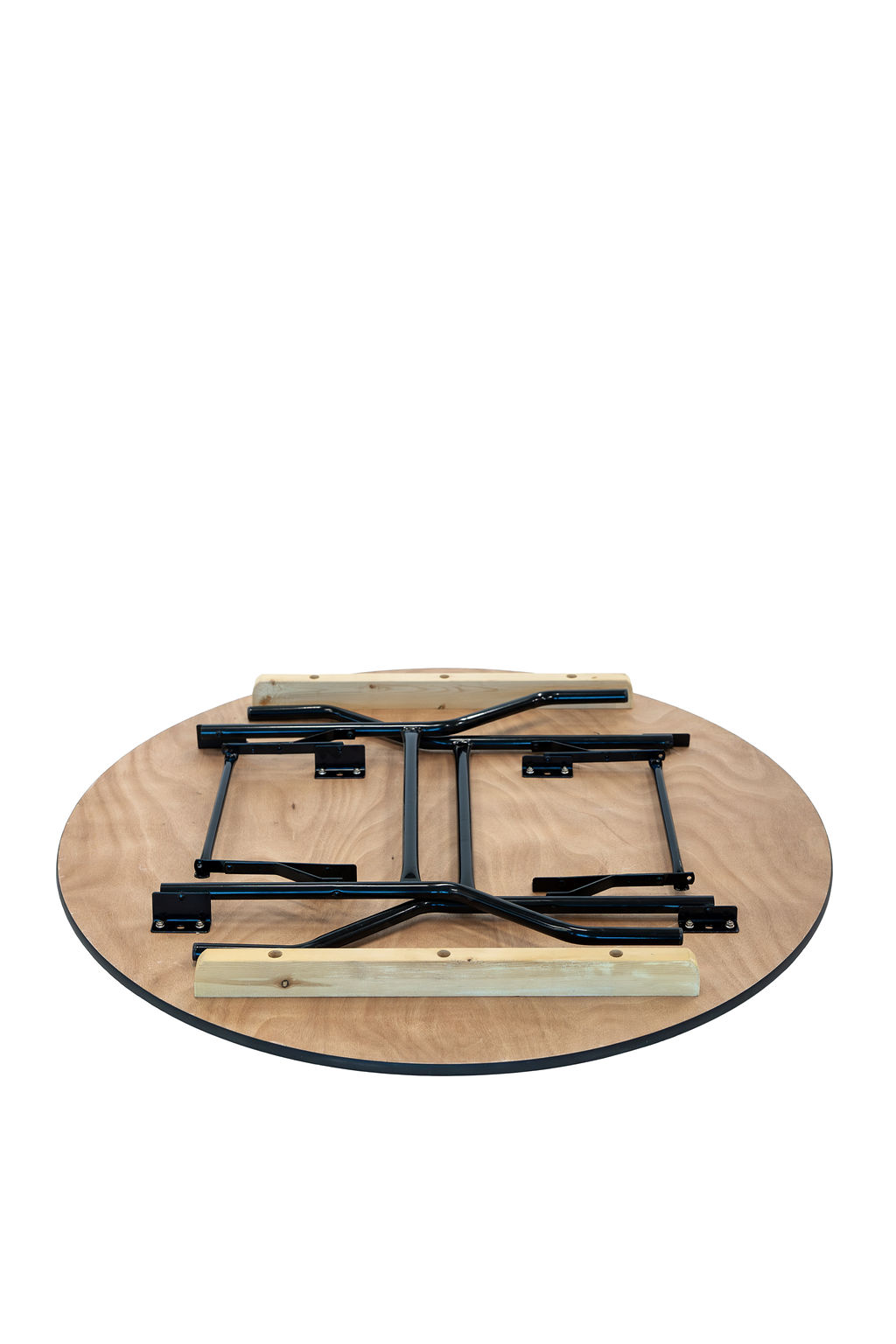 Round Table 48x30 3